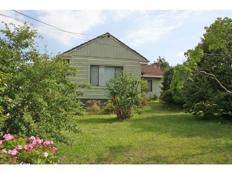 12 Farnham Road, Bayswater VIC 3153