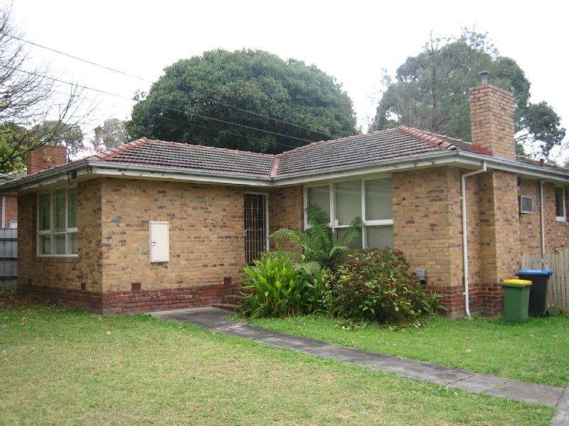 8 LOCKWOODS ROAD, Boronia VIC 3155