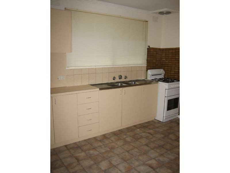 8 LOCKWOODS ROAD, Boronia VIC 3155