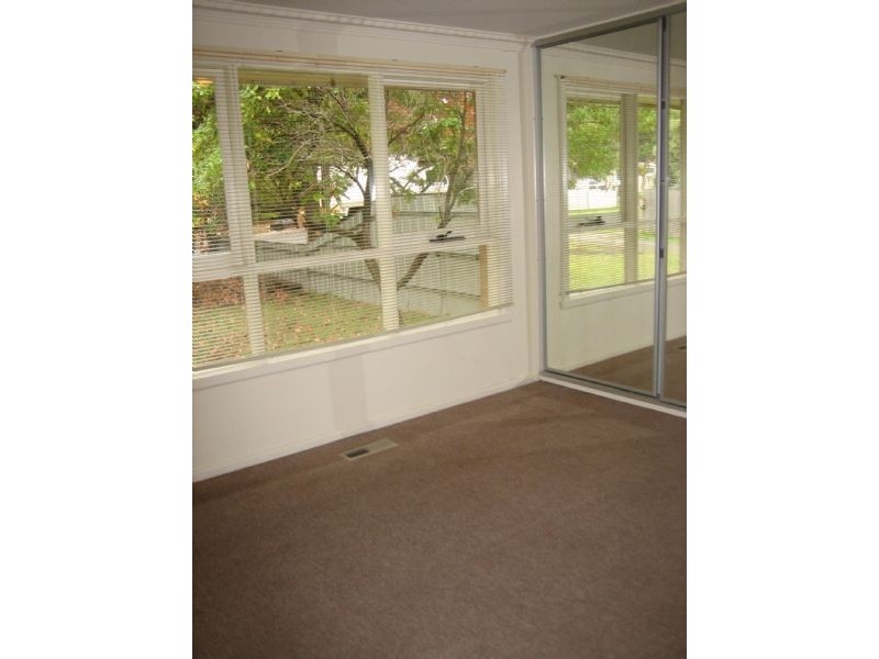 8 LOCKWOODS ROAD, Boronia VIC 3155