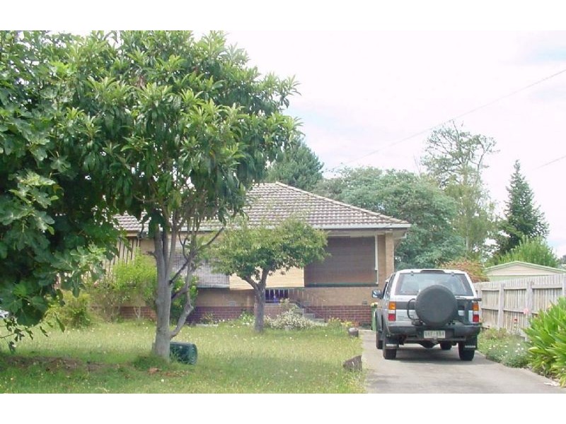 2/13a Sasses Avenue, Bayswater VIC 3153