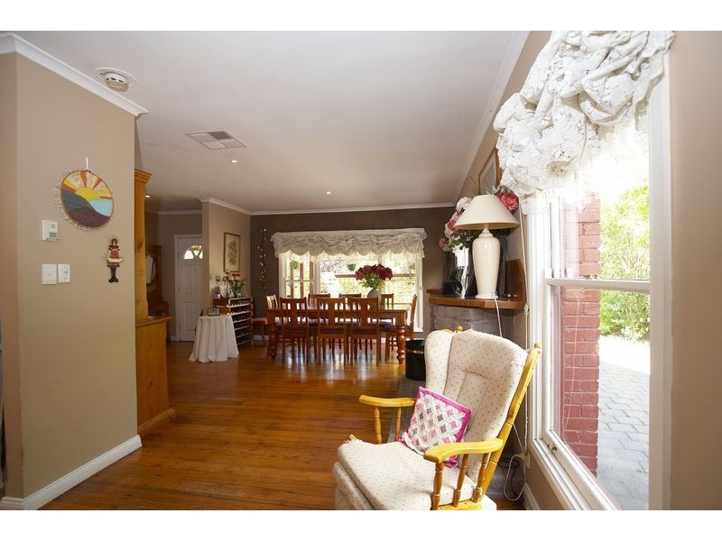 74 Scoresby Road, Bayswater VIC 3153