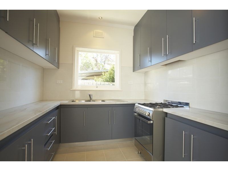 32 Farnham Road, Bayswater VIC 3153