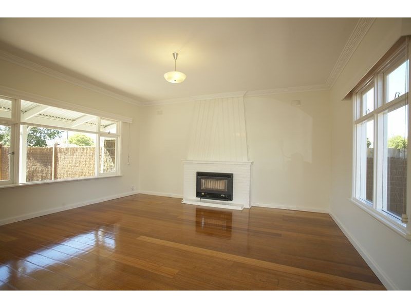 32 Farnham Road, Bayswater VIC 3153