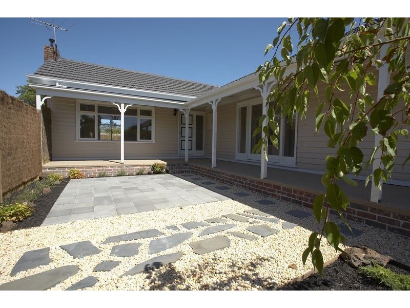 32 Farnham Road, Bayswater VIC 3153