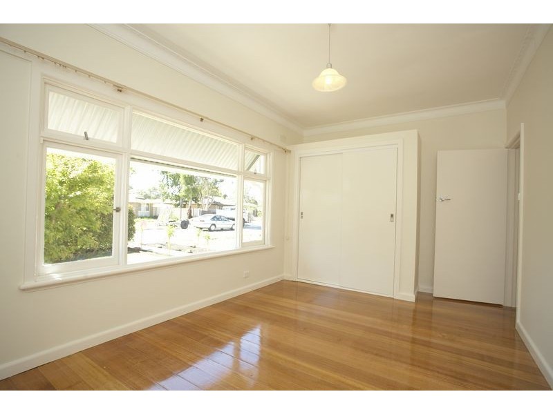 32 Farnham Road, Bayswater VIC 3153