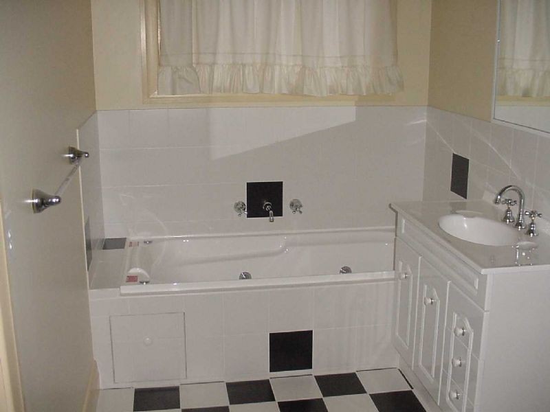 2/41 COMMERCIAL ROAD, Ferntree Gully VIC 3156