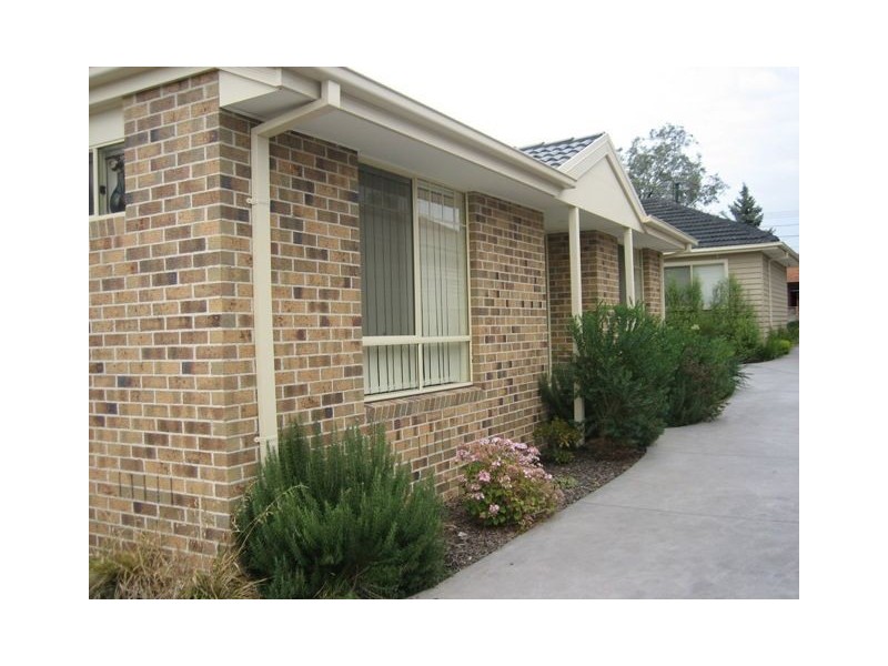 2/25 Farnham Road, Bayswater VIC 3153