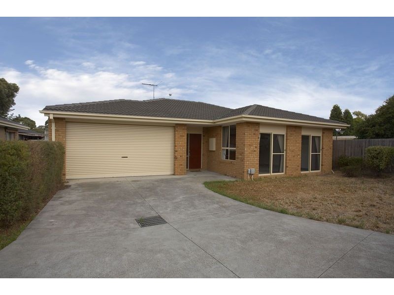 2/5 Mark Street, Bayswater VIC 3153