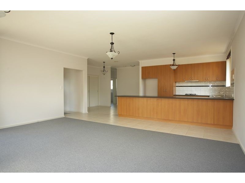 2/5 Mark Street, Bayswater VIC 3153