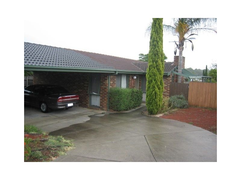 8 Lincoln Ave, Bayswater VIC 3153