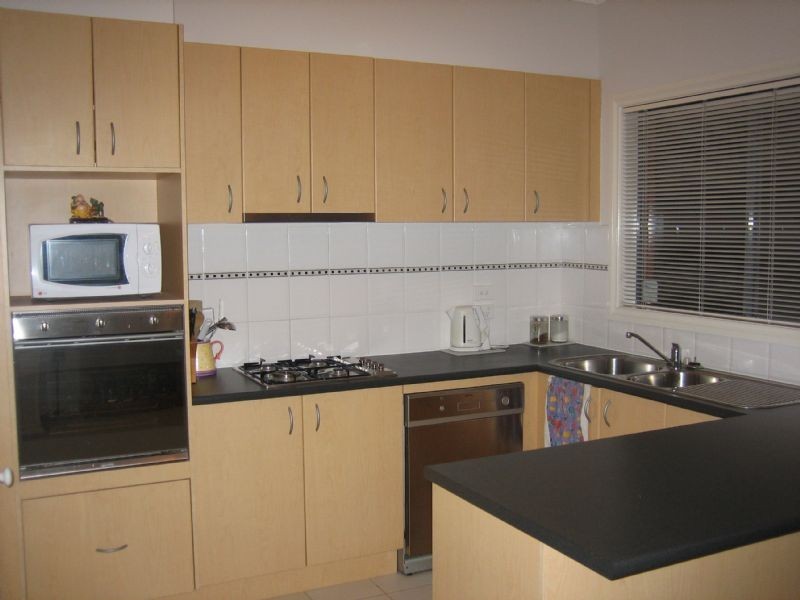 48 St. Laurent  Rise, Knoxfield VIC 3180