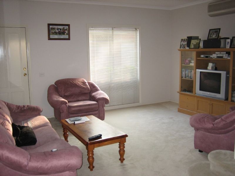 48 St. Laurent  Rise, Knoxfield VIC 3180