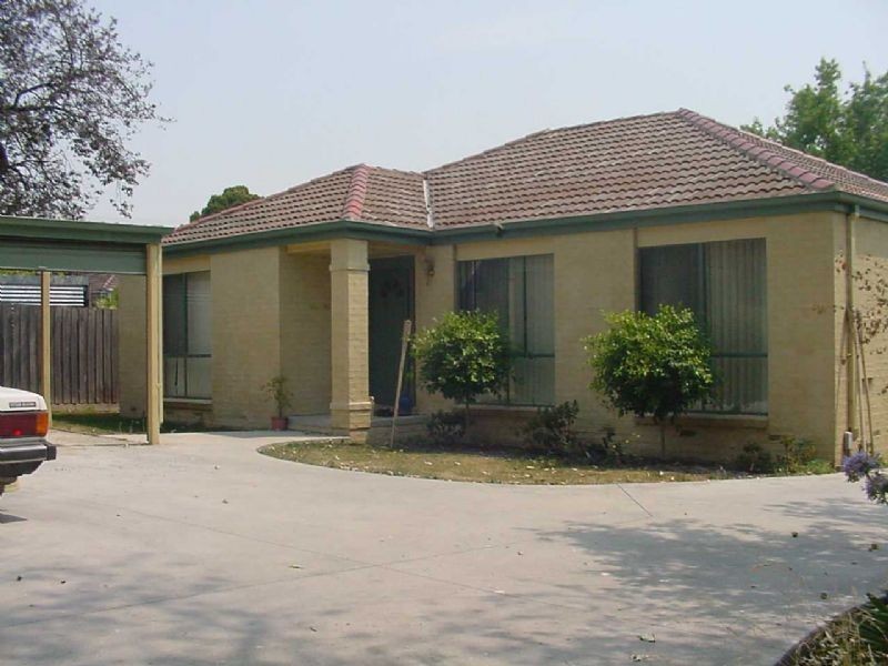 2/1 FARNHAM ROAD, Bayswater VIC 3153