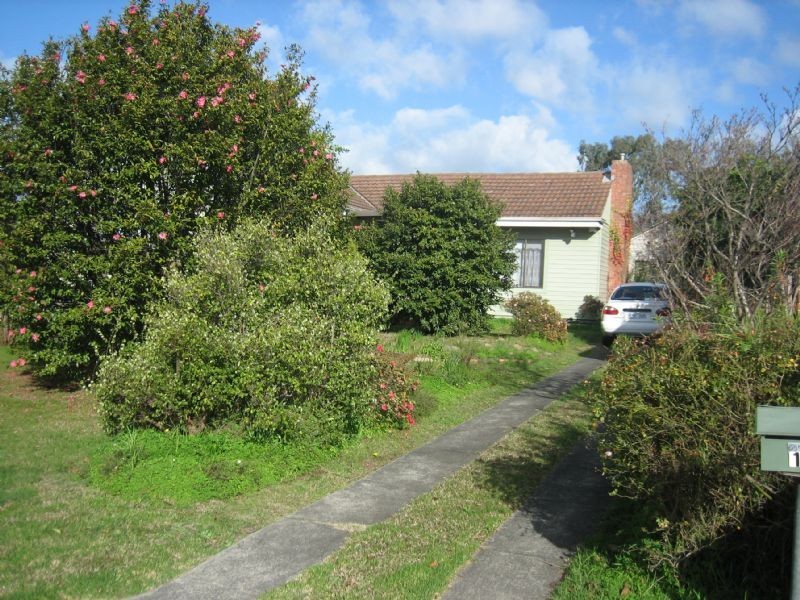 12 FARNHAM ROAD, Bayswater VIC 3153