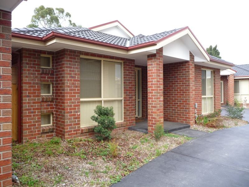 2/25 ELM STREET, Bayswater VIC 3153