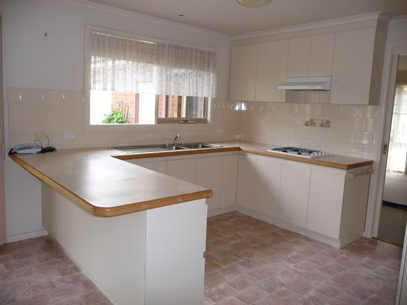 2/23 ALAMEIN AVENUE, Croydon VIC 3136