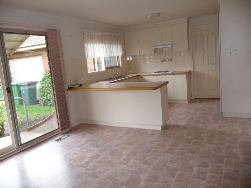 2/23 ALAMEIN AVENUE, Croydon VIC 3136