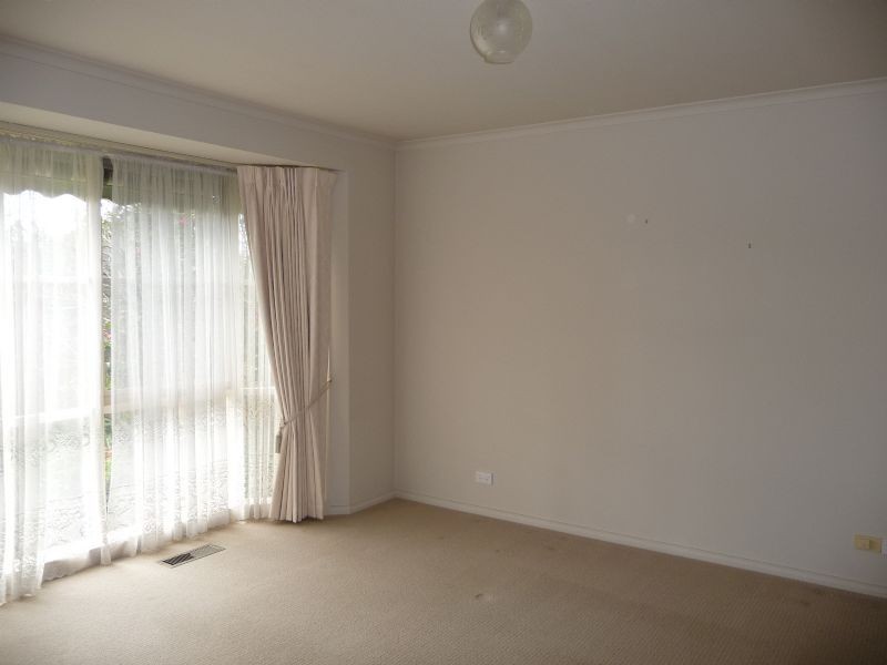 2/23 ALAMEIN AVENUE, Croydon VIC 3136