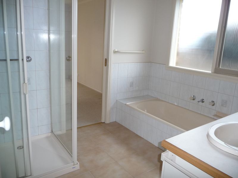 2/23 ALAMEIN AVENUE, Croydon VIC 3136