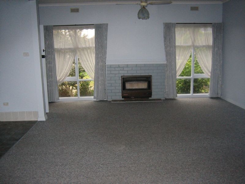 16 COLCHESTER ROAD, Kilsyth VIC 3137