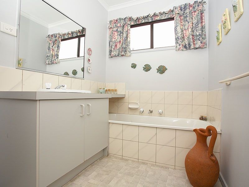 12/22-24 Hamilton Rd, Bayswater VIC 3153