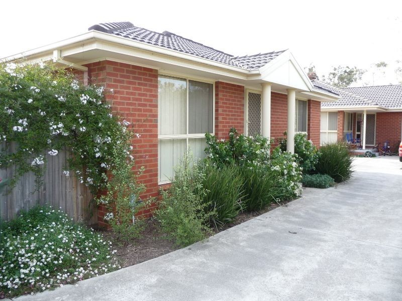 2/8 SWANLEY AVENUE, Bayswater North VIC 3153