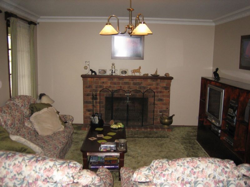 9 ANNE ROAD, Knoxfield VIC 3180