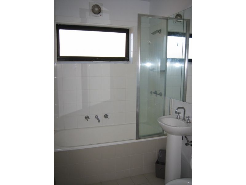 11/1 MONASH GREEN DRIVE, Clayton VIC 3168