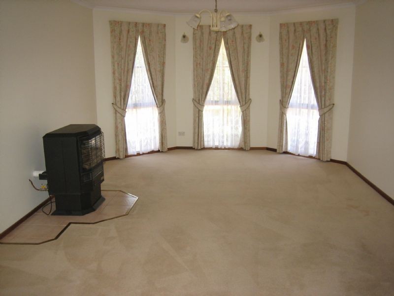 23 FARNHAM ROAD, Bayswater VIC 3153