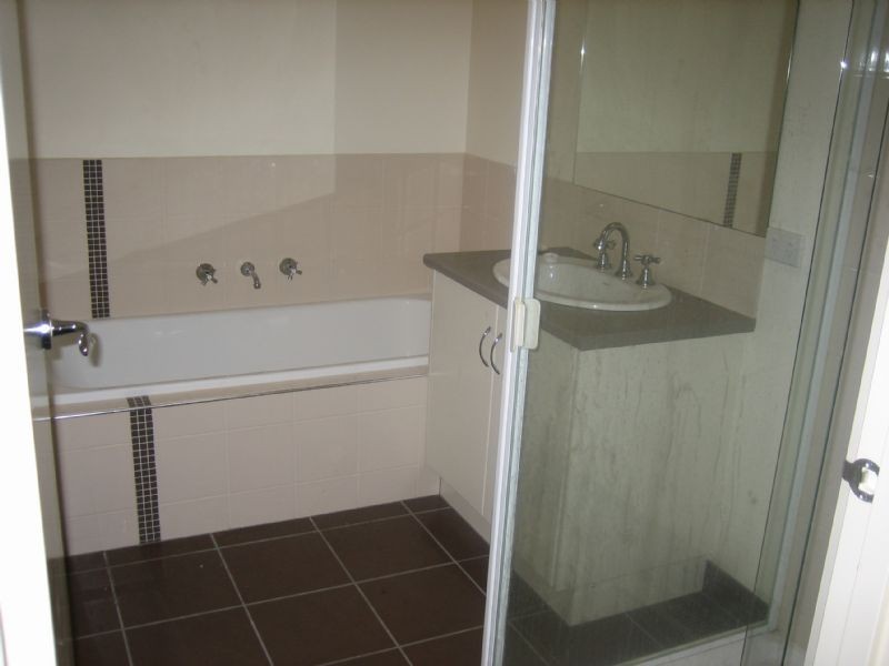 2/40 VICTORIA ROAD, Bayswater VIC 3153