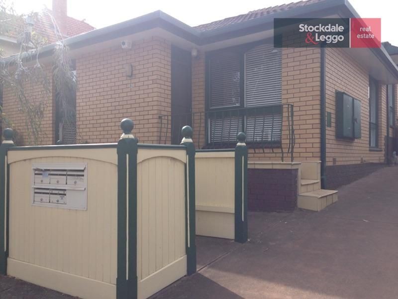 1/8 Irvine Crescent, Brunswick West VIC 3055