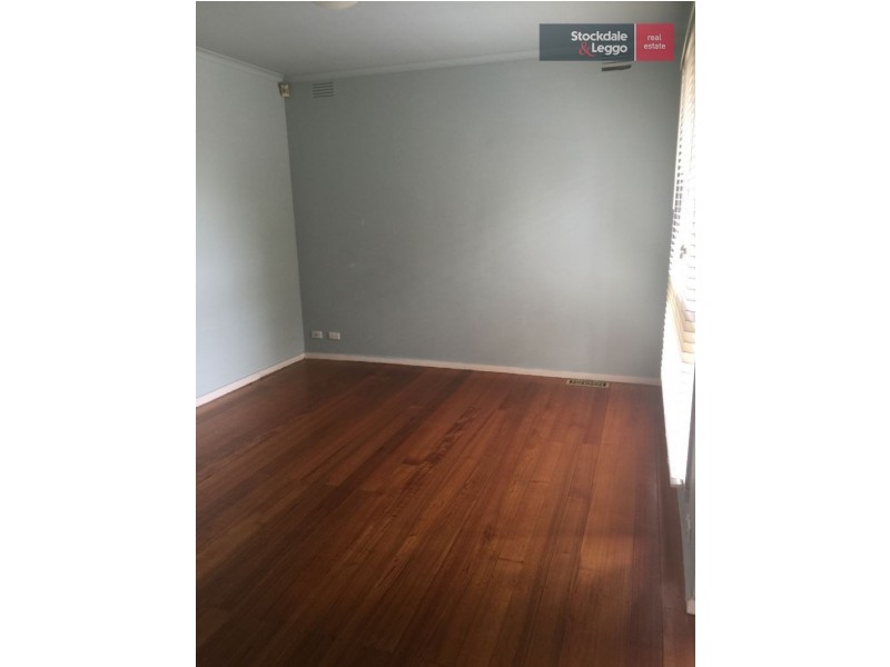 1/8 Irvine Crescent, Brunswick West VIC 3055