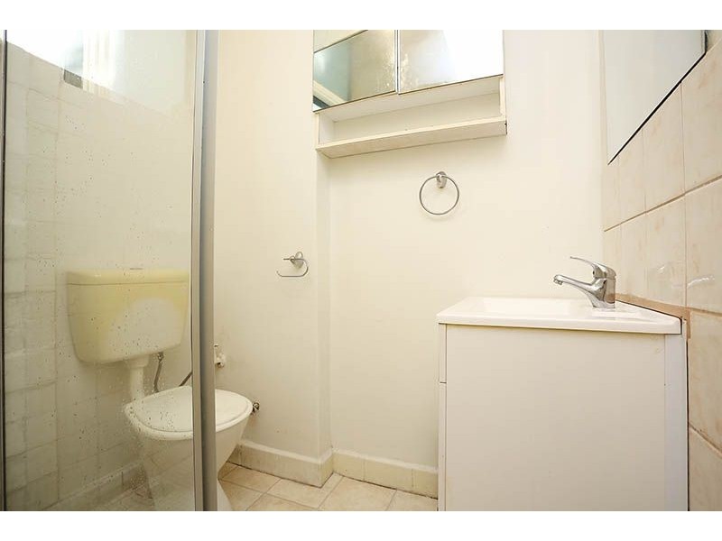 16/22-28 Canterbury Street, Flemington VIC 3031