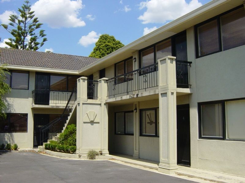 2/305 Station Street, Fairfield VIC 3078