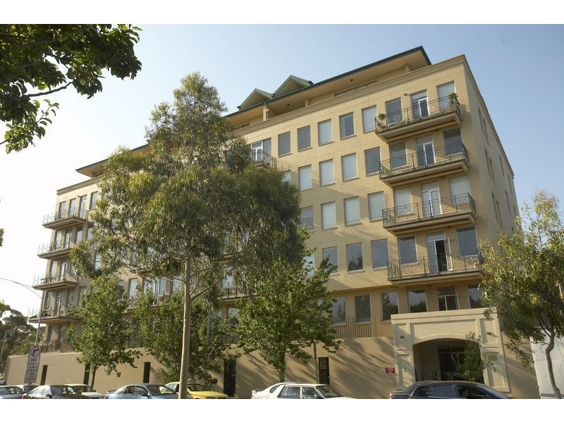 13/2 MacArthur Road, Parkville VIC 3052