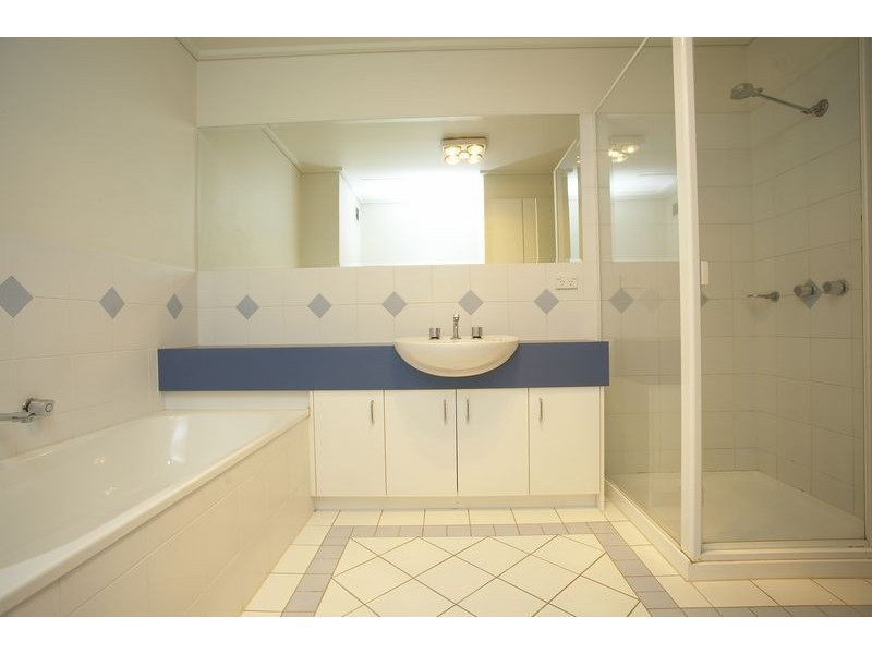 13/2 MacArthur Road, Parkville VIC 3052