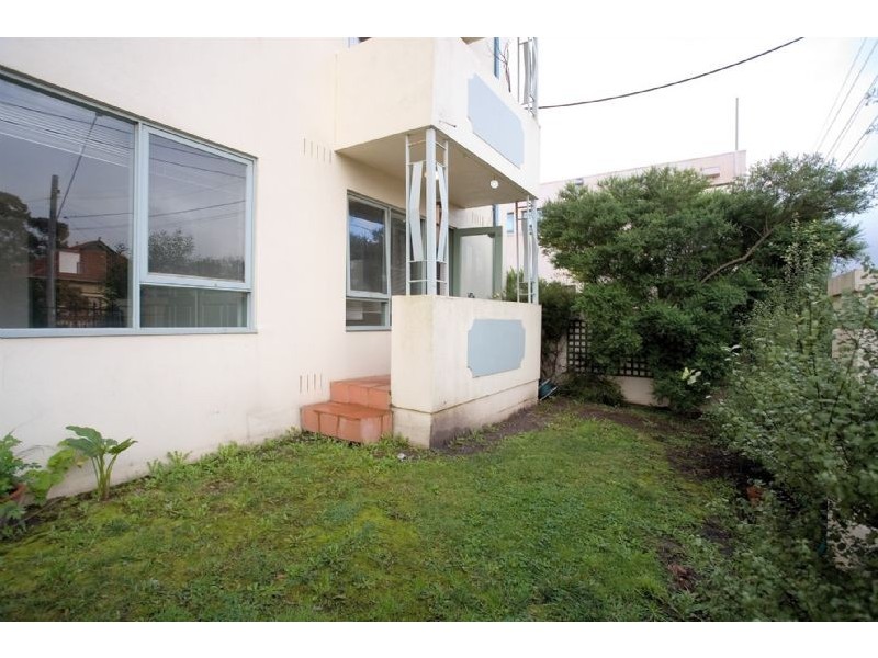 2/131 Glenlyon Road, Brunswick VIC 3056