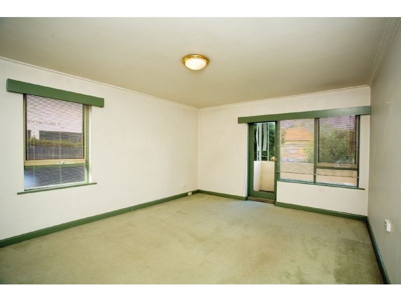 2/131 Glenlyon Road, Brunswick VIC 3056