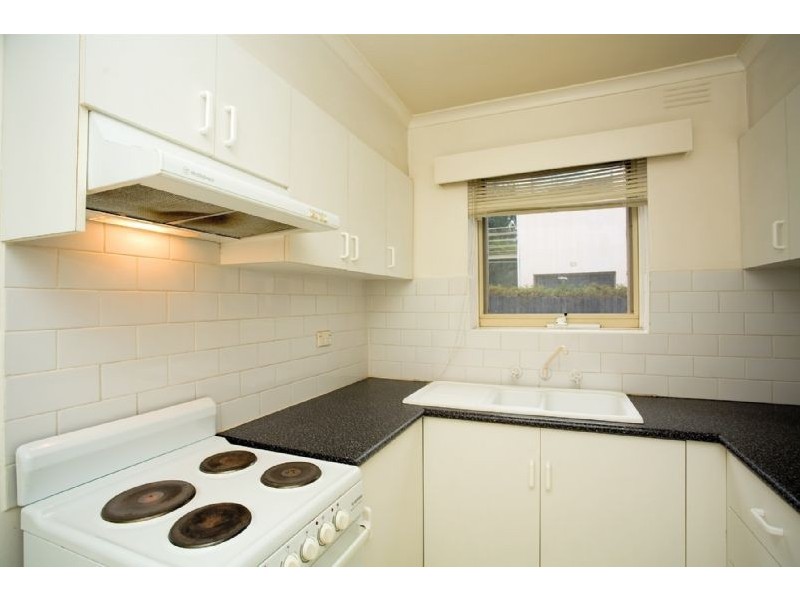 2/131 Glenlyon Road, Brunswick VIC 3056