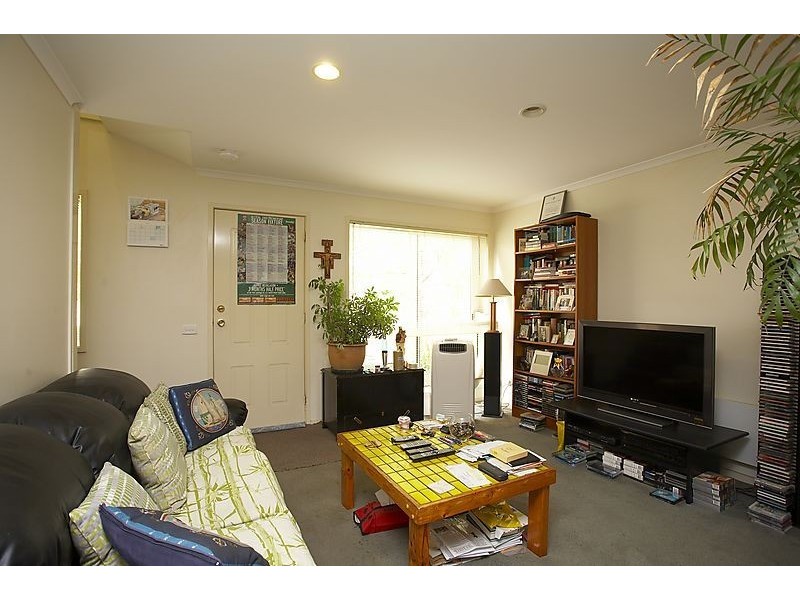 22 Annie Borat Close, Brunswick VIC 3056