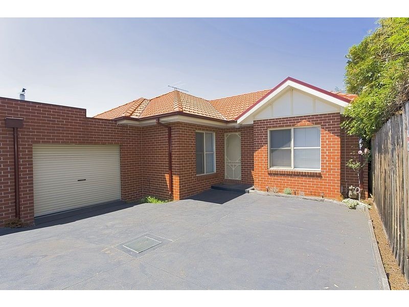 2/26 Mincha Street, Brunswick West VIC 3055