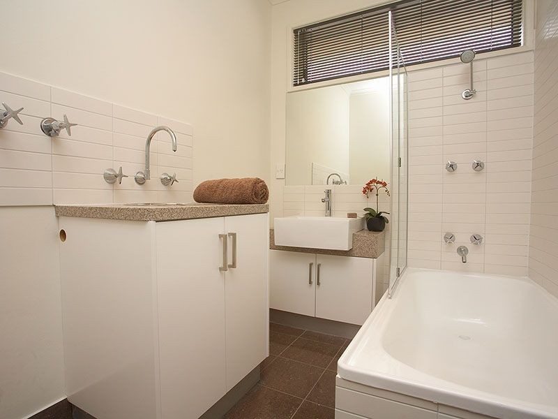 1/23 Fitzgibbon Avenue, Brunswick West VIC 3055