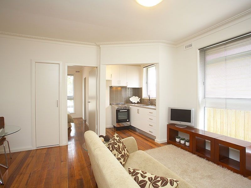 2/23 Fitzgibbon Avenue, Brunswick West VIC 3055