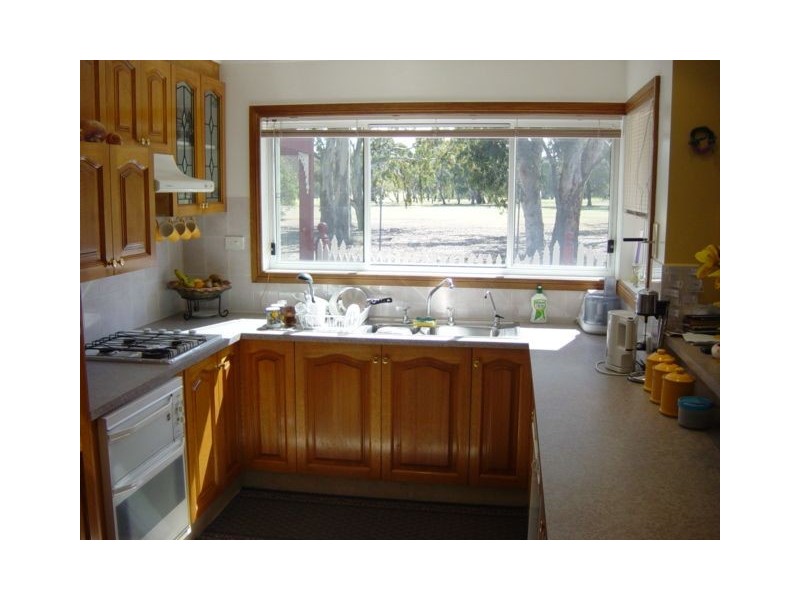 33 Freeman Drive, Glenroy VIC 3046