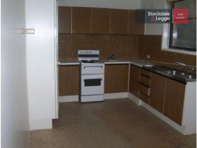 1/4 Balmoral Street, Essendon VIC 3040