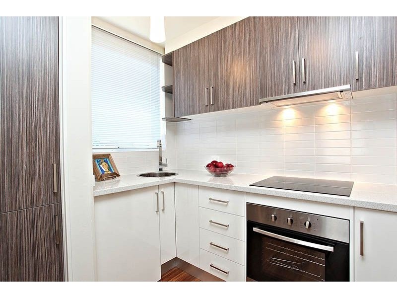 11/3 Allard Street, Brunswick West VIC 3055