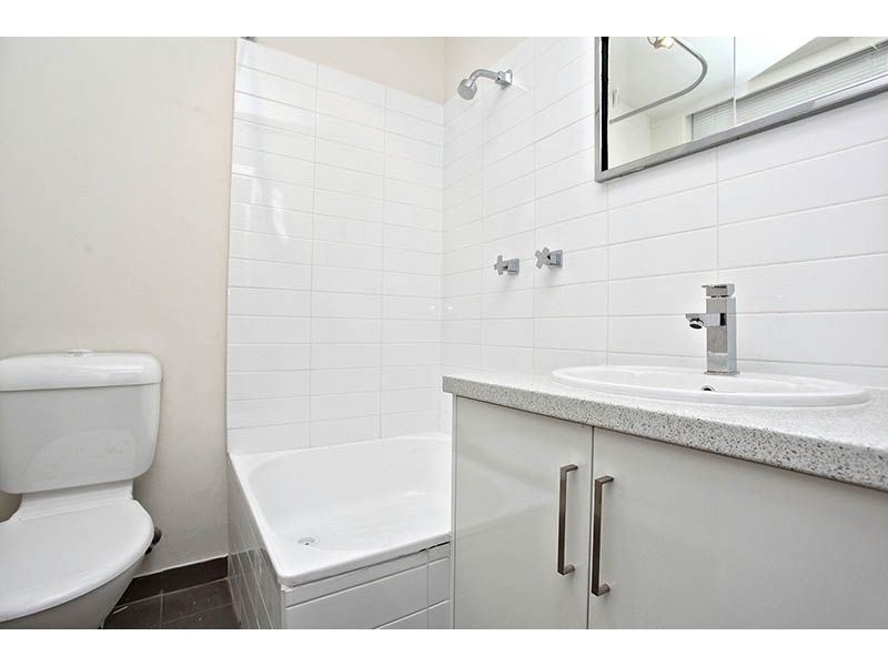 11/3 Allard Street, Brunswick West VIC 3055