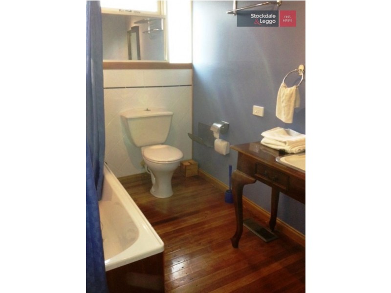 2 Oxford Street, Hadfield VIC 3046