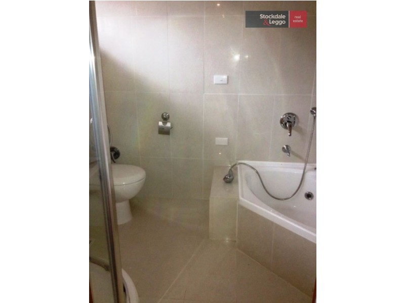 2 Oxford Street, Hadfield VIC 3046